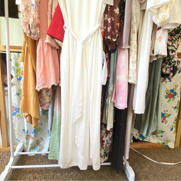 Dress The Population - NWT Karlie Sleeveless
Body-Con Midi Cocktail Dress White - Picture 5 of 16